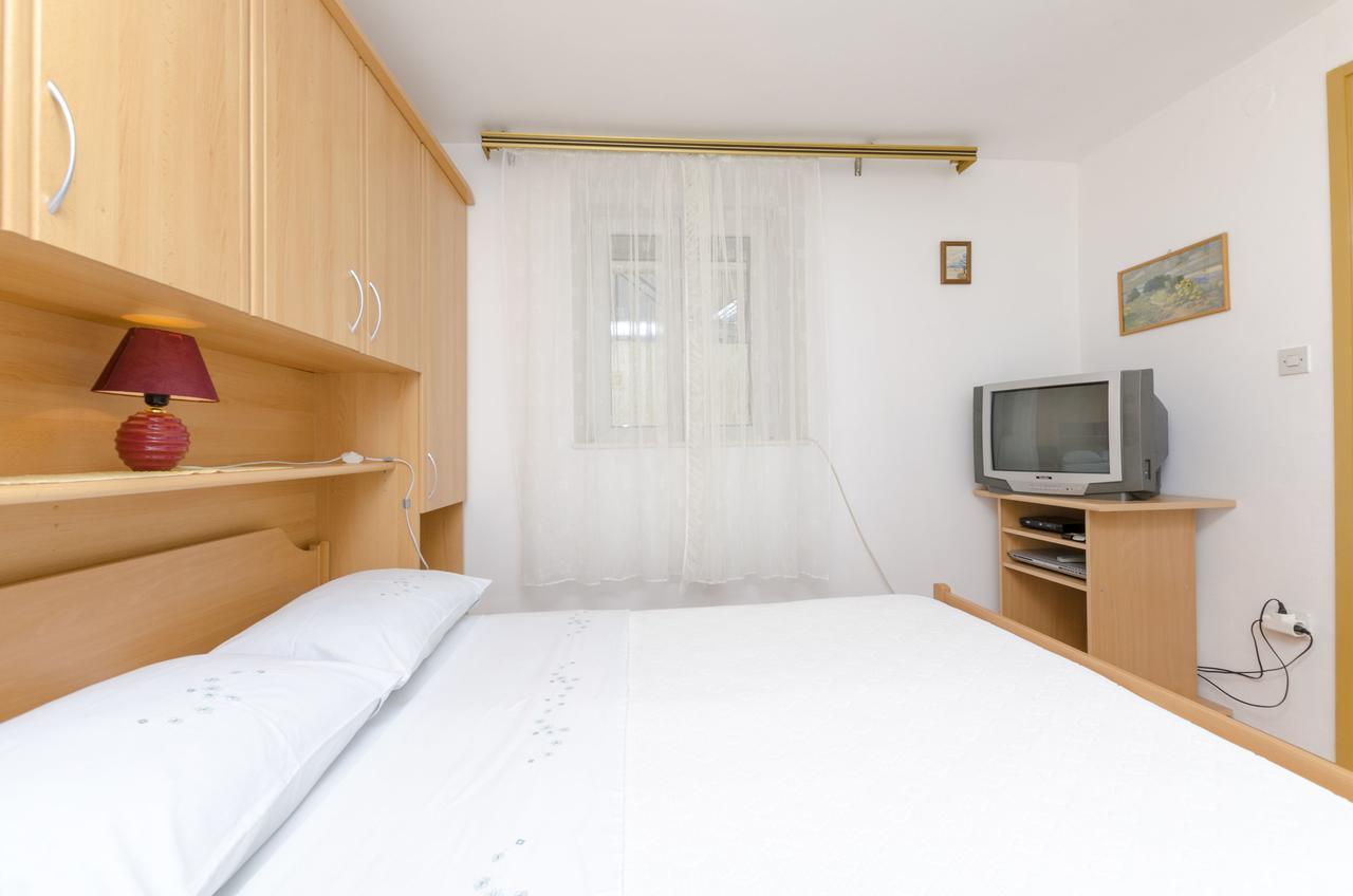 Apartments Visnja Примоштен Екстер'єр фото