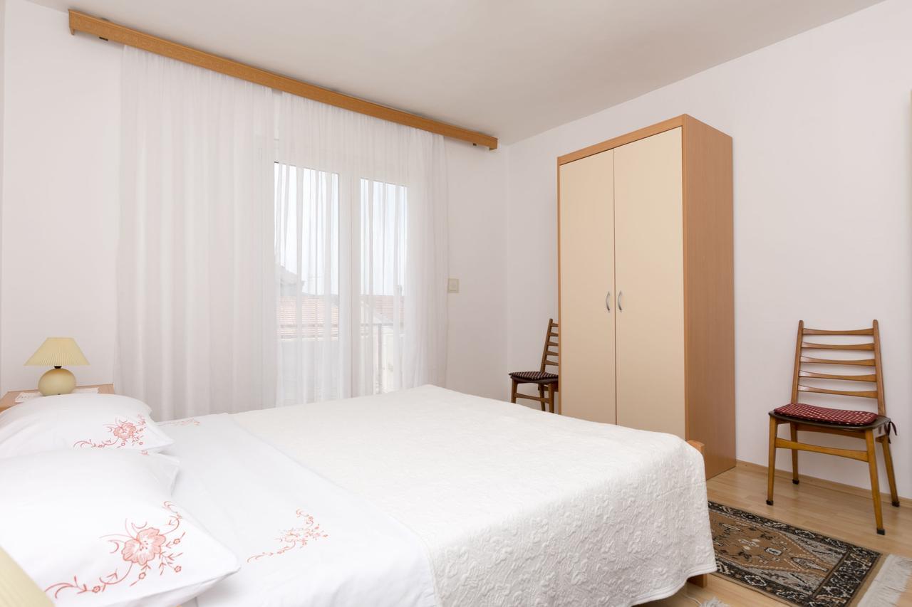 Apartments Visnja Примоштен Екстер'єр фото