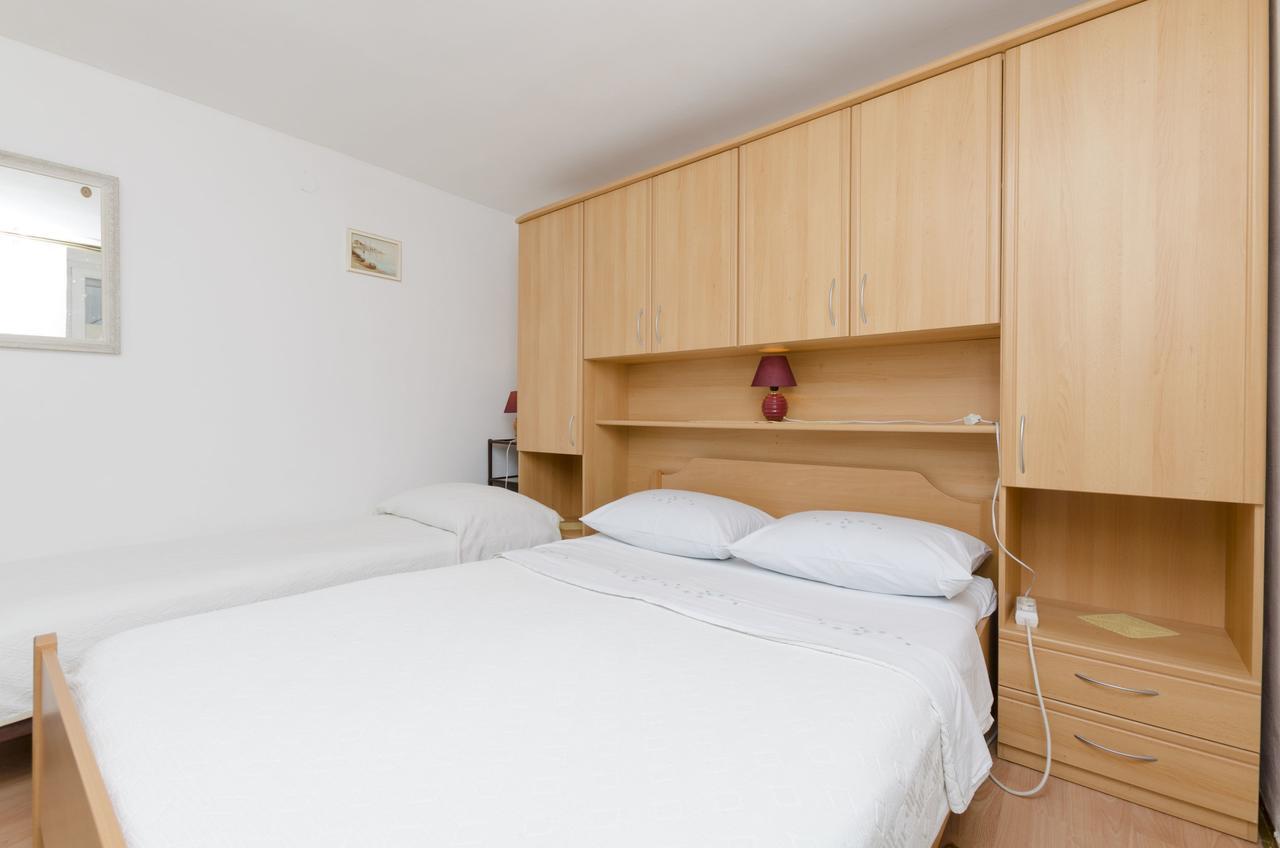 Apartments Visnja Примоштен Екстер'єр фото