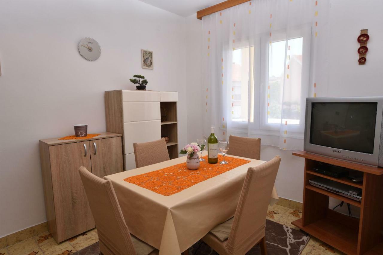 Apartments Visnja Примоштен Екстер'єр фото
