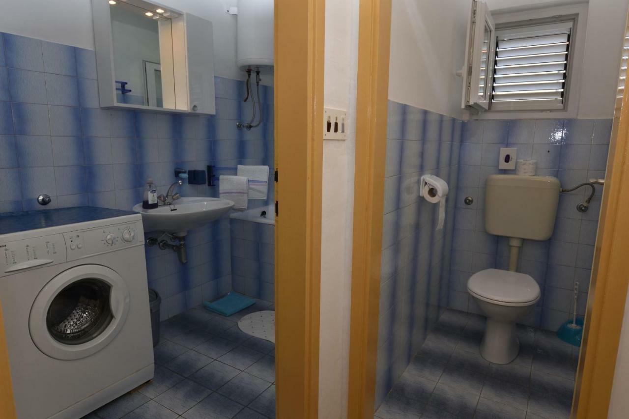 Apartments Visnja Примоштен Екстер'єр фото